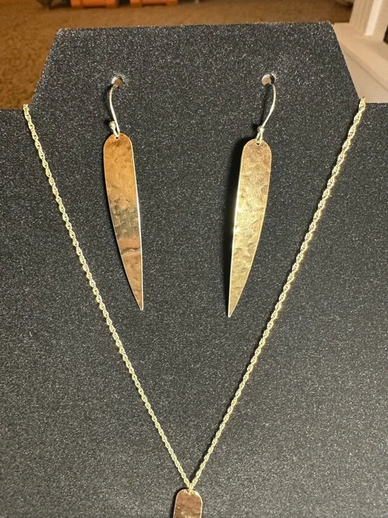 VINTAGE Holly Yashi -Hammered Gold Necklace & Earring Set - Picture 6 of 16